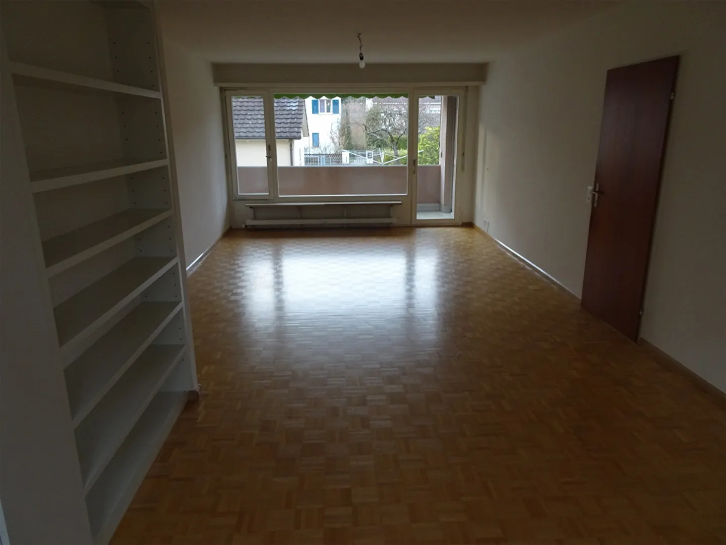 Belle, lumineuse, calme appartement de 4 1/2 pièces - Photo 4 sur 9