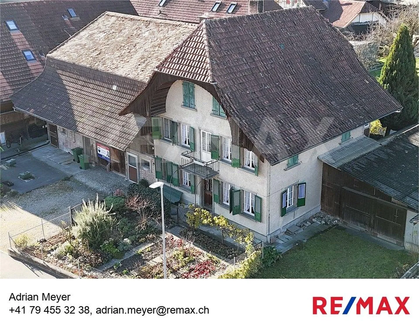 7-Zimmer Wohn- und Oekonomiegebäude mit Ausbaupotenzial - Foto 1 von 13