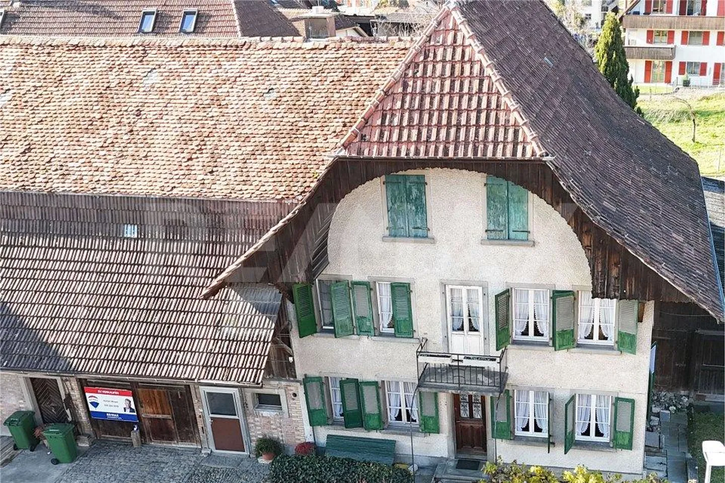 7-Zimmer Wohn- und Oekonomiegebäude mit Ausbaupotenzial - Foto 2 von 13