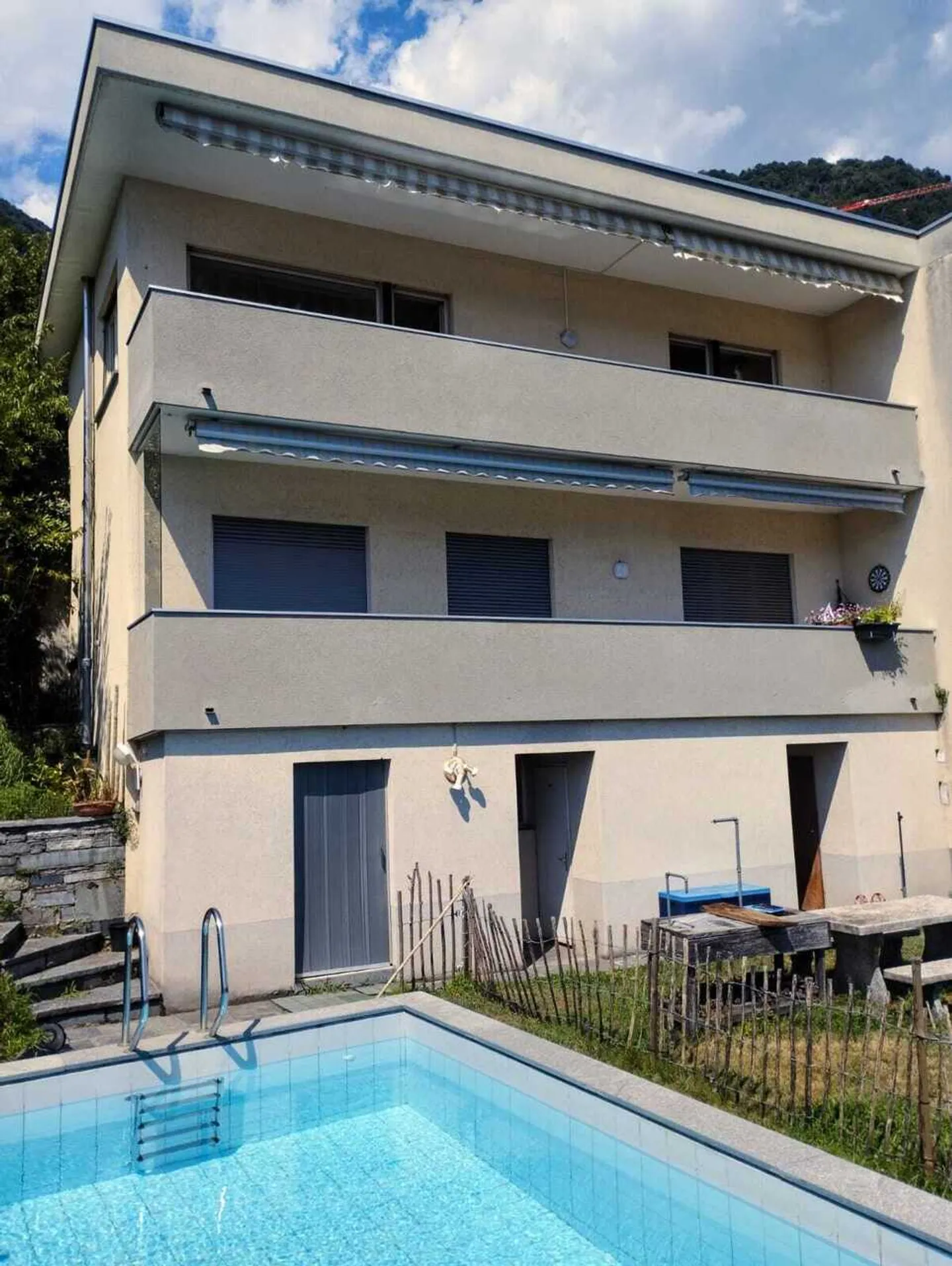 GORDOLA - Vendiamo un grande appartamento con piscina - Foto 3 di 26