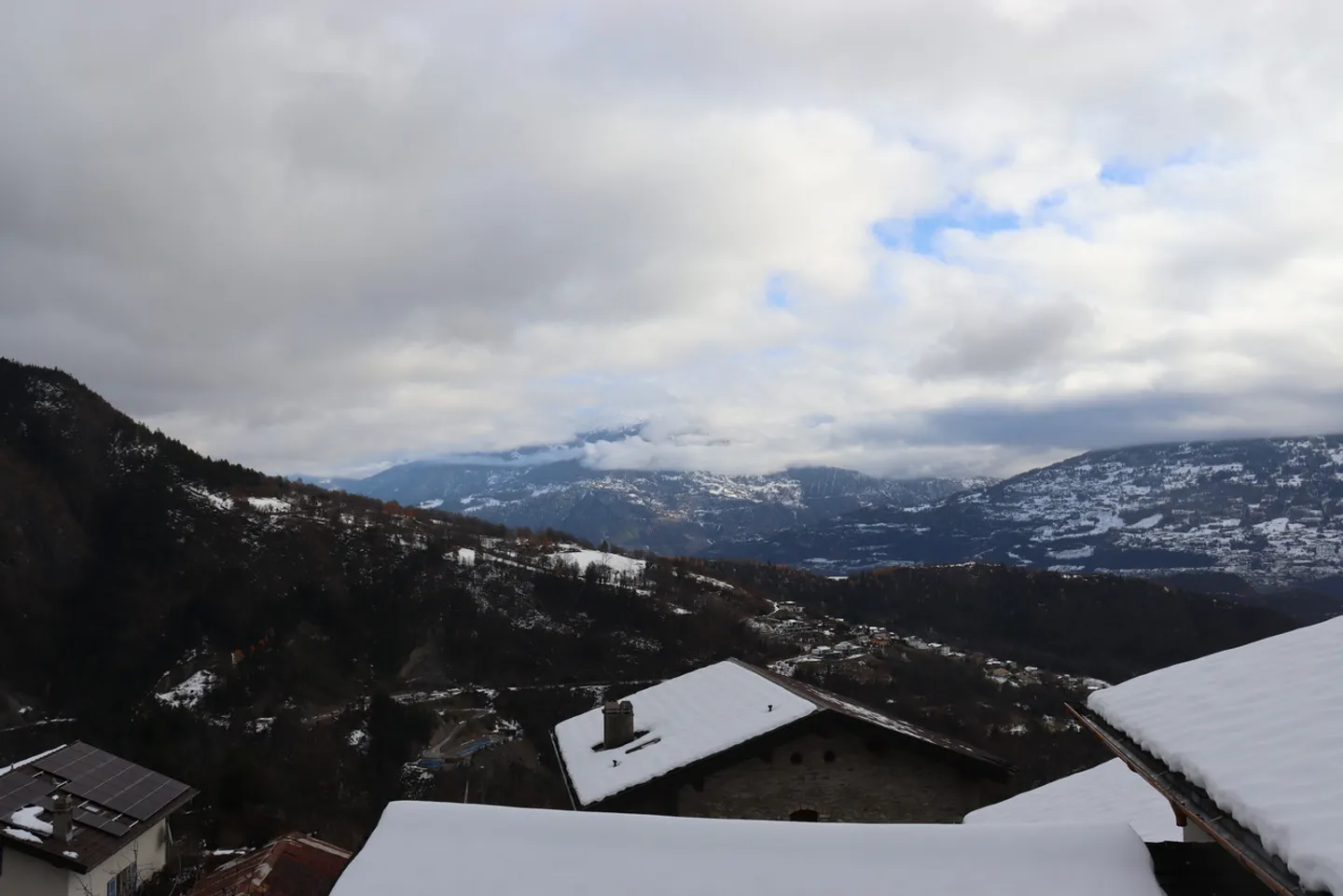 Charming 3-room apartment with rustic flair in Conthey! - Photo 15 of 17