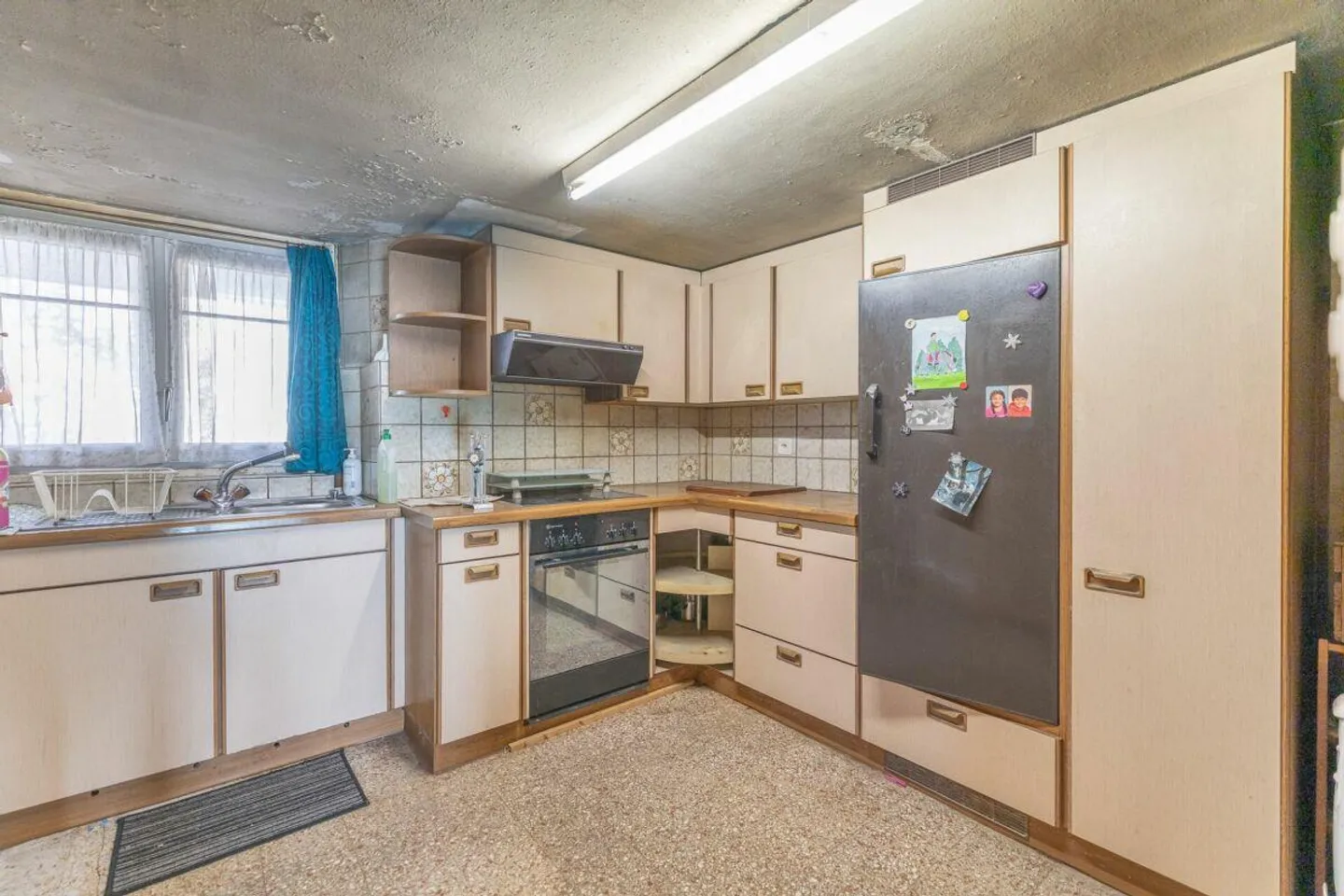 Maison semi-détachée de 4,5 pièces nécessitant des rénovations - Photo 4 sur 11