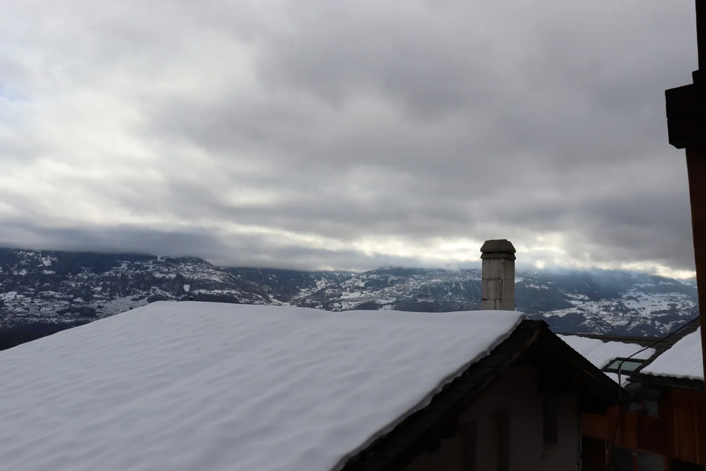 Charming 3-room apartment with rustic flair in Conthey! - Photo 16 of 17