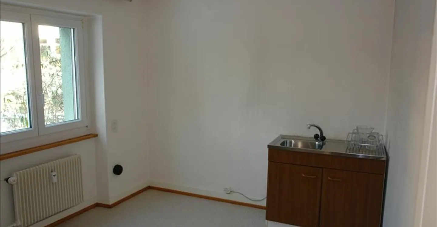 Espace de stockage / commercial à louer - Photo 3 sur 3