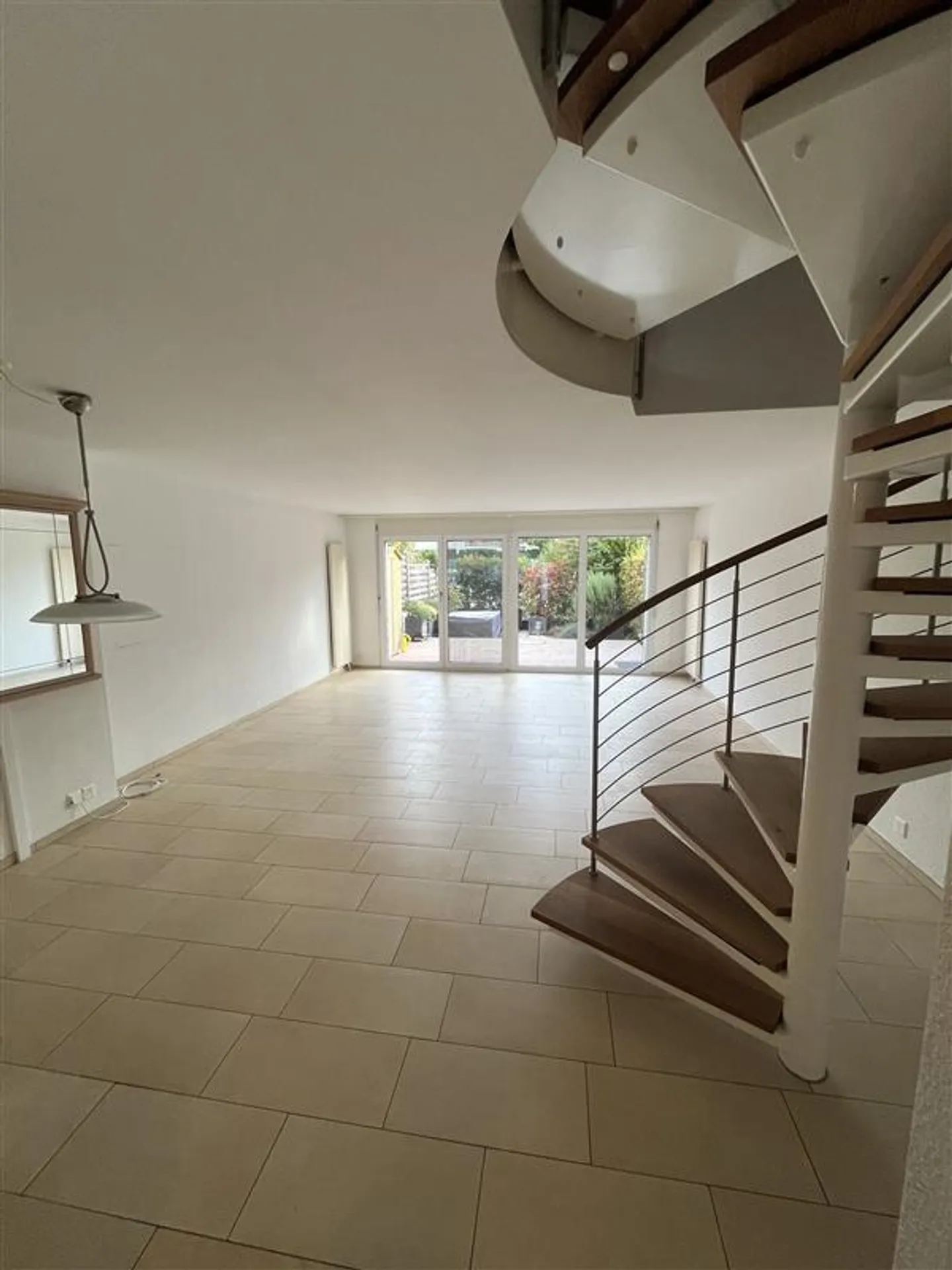 Cozy Maisonette Apartment in the Center of Uster - Photo 2 of 12