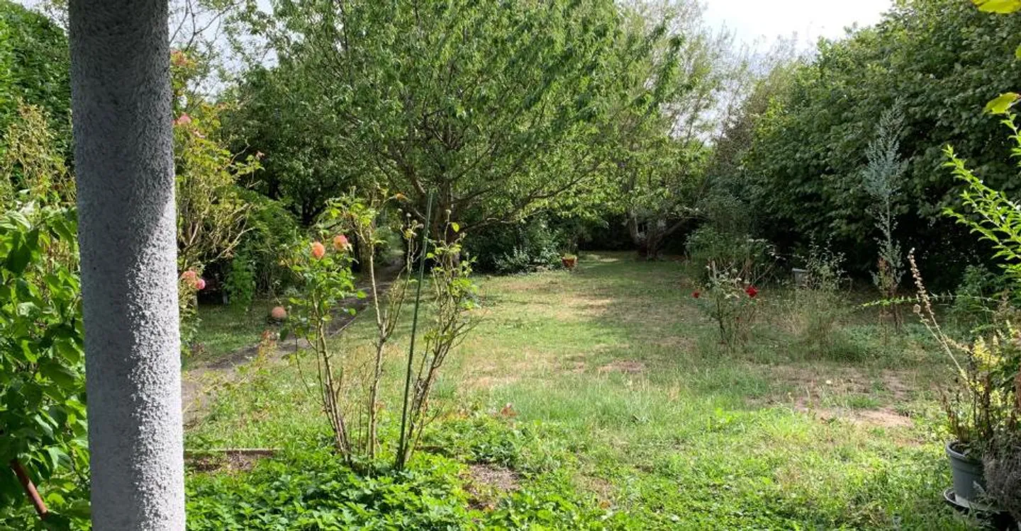 Villa charmante avec jardin - Photo 8 sur 11