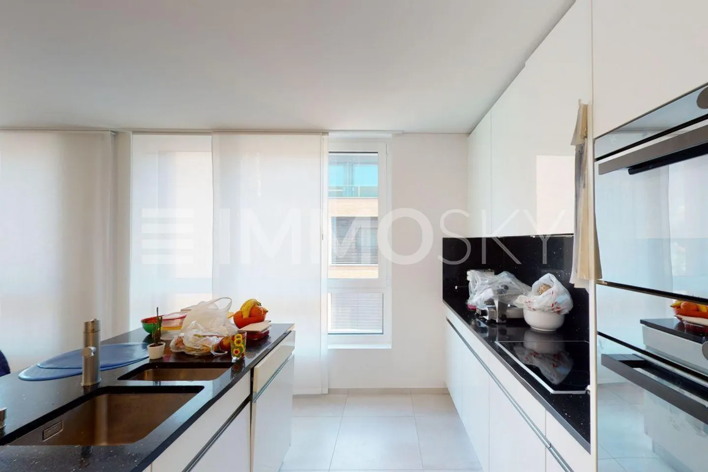 Appartement moderne avec terrasse - Photo 3 sur 5