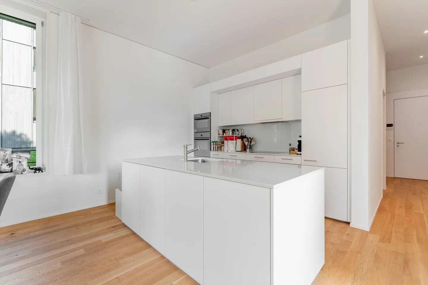 Modern - helle - neuwertig - Foto 5 von 12