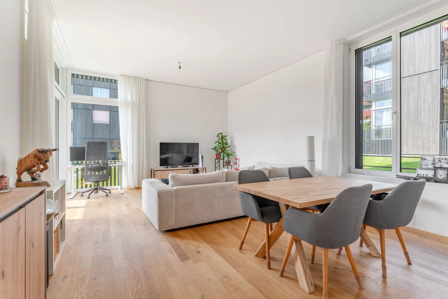 Modern - helle - neuwertig - Foto 7 von 12