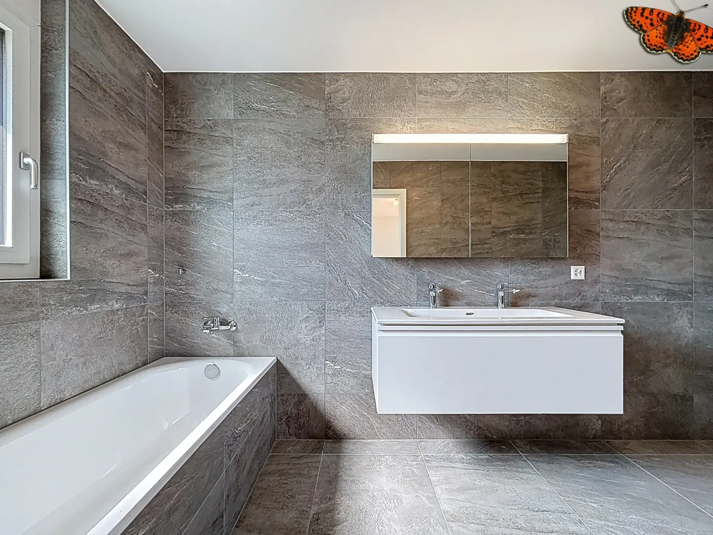 Spazioso e luminoso, 4,5 stanze su un livello con un totale di 153 m²! - Foto 2 di 13