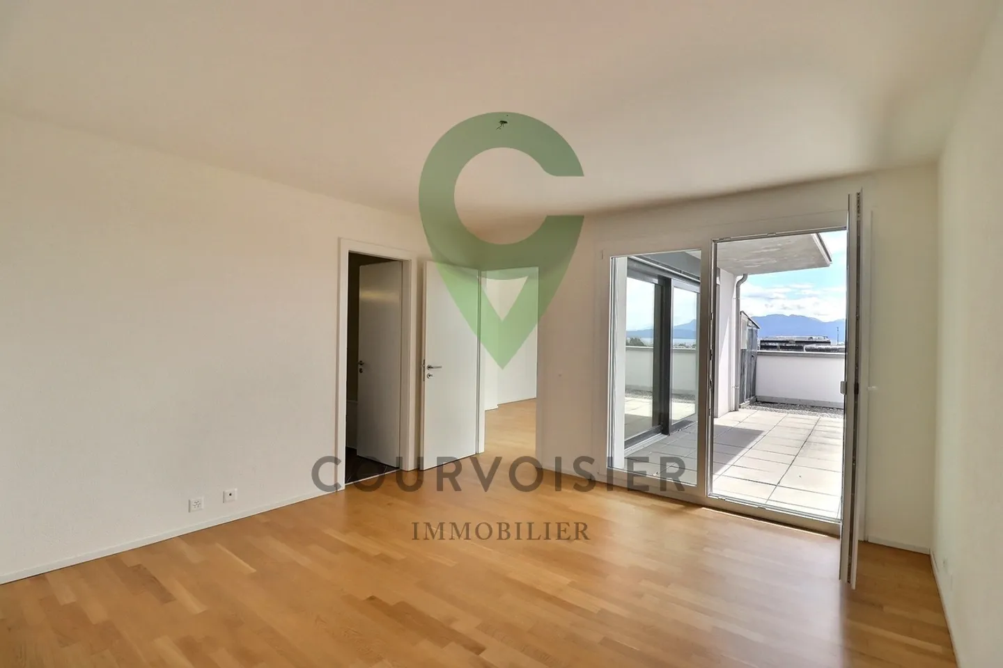 SPACIOUS PENTHOUSE WITH LARGE TERRACE WITH LAKE AND ALPS VIEW - Photo 9 of 15