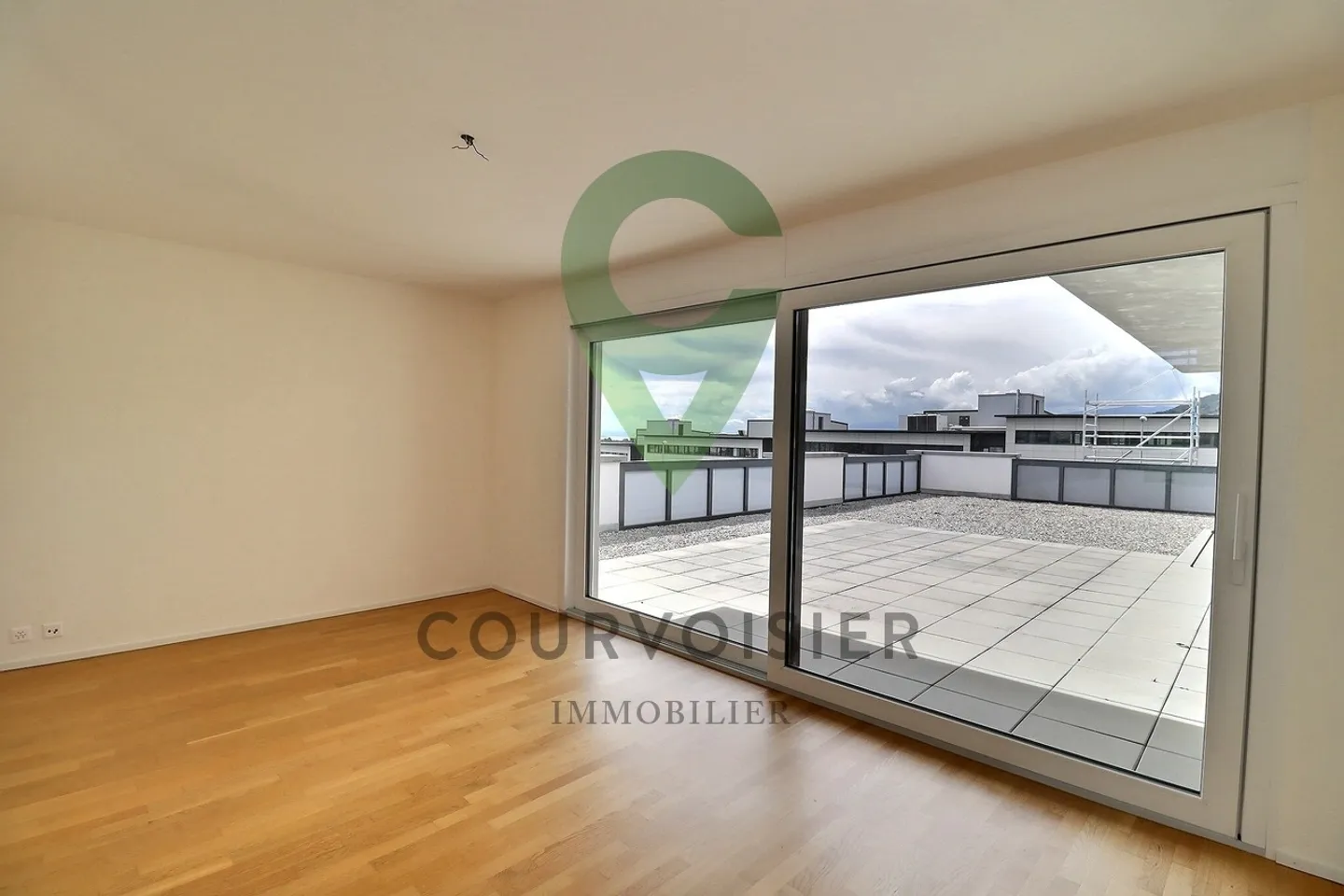 SPACIOUS PENTHOUSE WITH LARGE TERRACE WITH LAKE AND ALPS VIEW - Photo 10 of 15