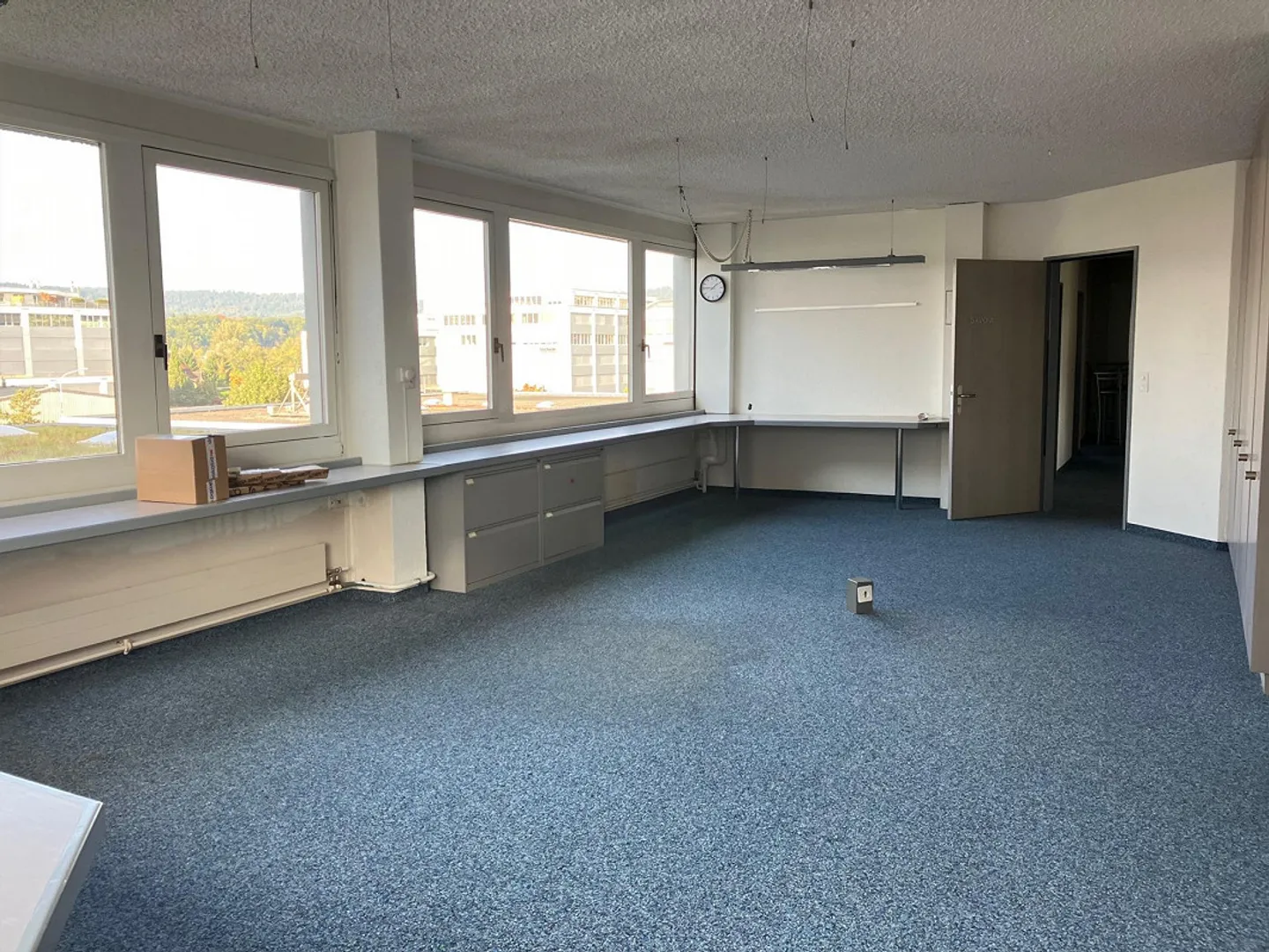 Geräumige Büroräumlichkeiten in Urdorf - Foto 2 von 8