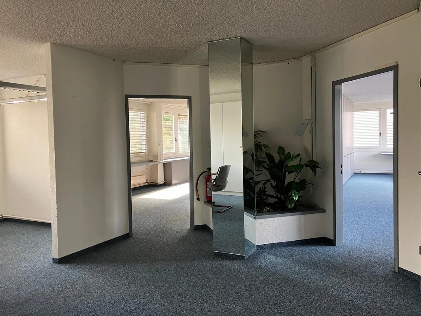 Geräumige Büroräumlichkeiten in Urdorf - Foto 5 von 8