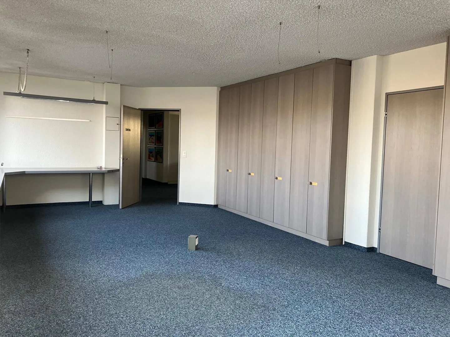Geräumige Büroräumlichkeiten in Urdorf - Foto 3 von 8