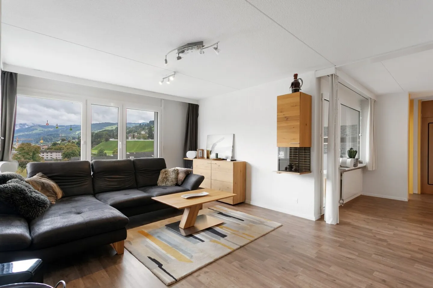 Esperienza abitativa inondata di luce con loggia - scopri ora! - Foto 2 di 8