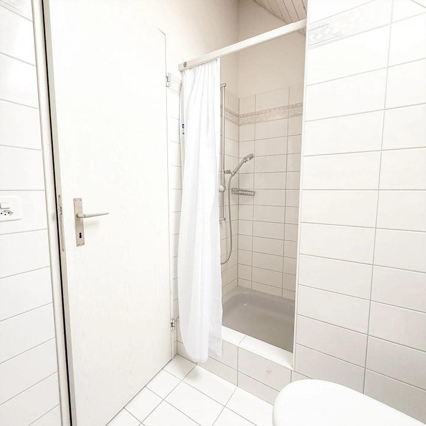 6.5-Zimmer Doppelhaushälfte in zentraler Lage von Therwil - Foto 15 von 19