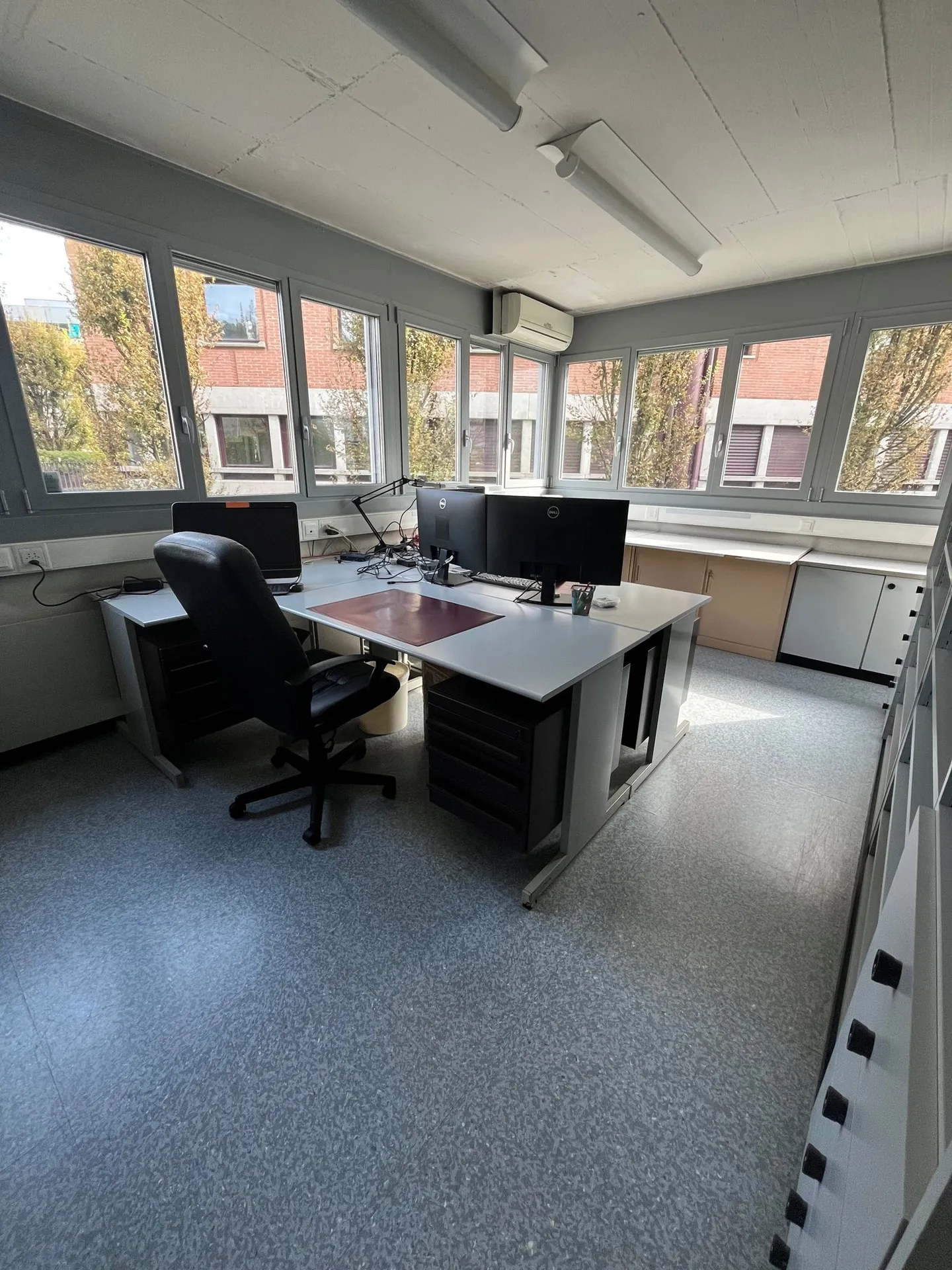 LUGANO, PAMBIO-NORANCO - BÜRO ZUM VERMIETEN, MOBILIERT - Foto 2 von 3