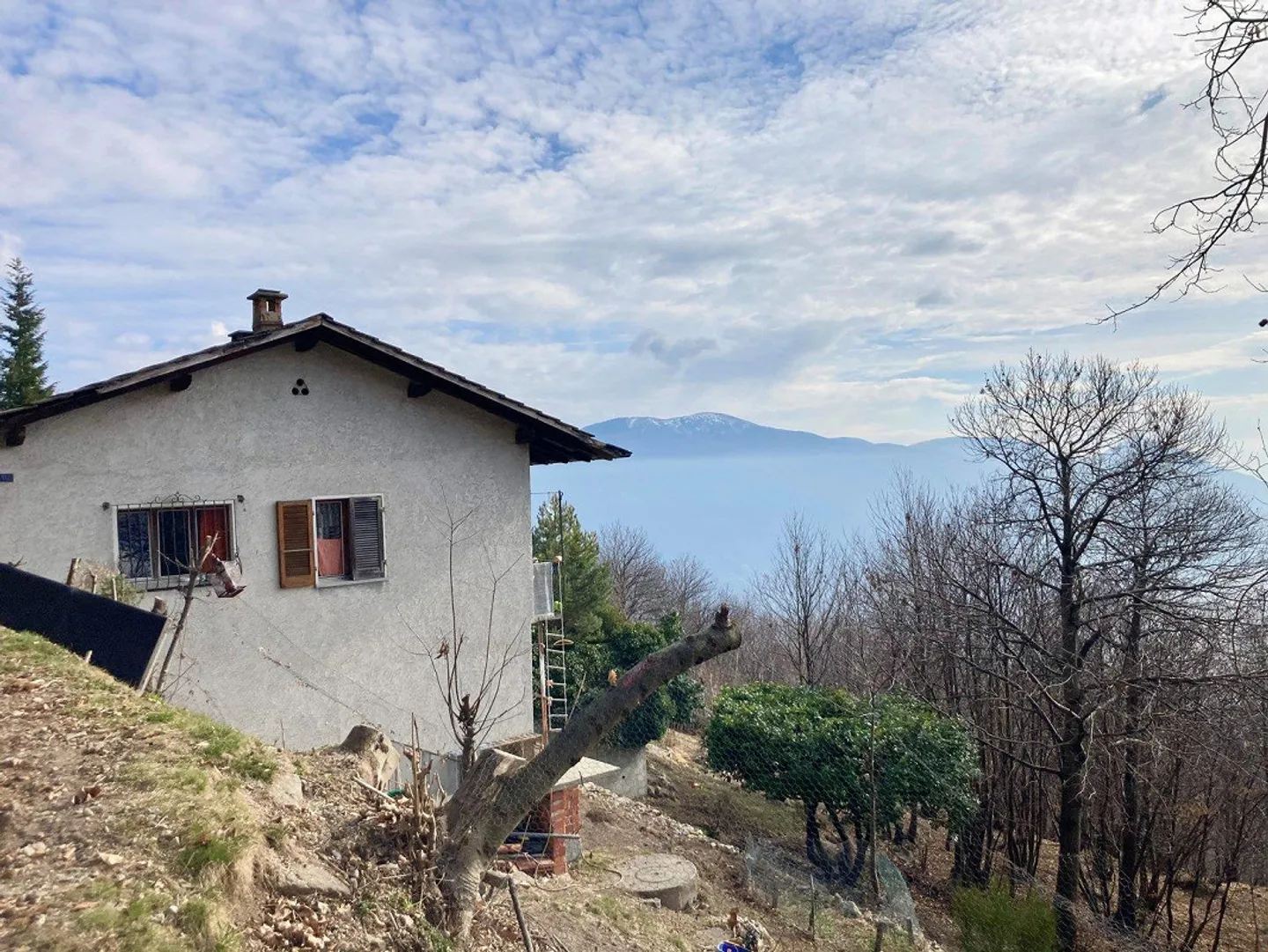 Haus zum Renovieren in Monte Brè - Foto 2 von 13