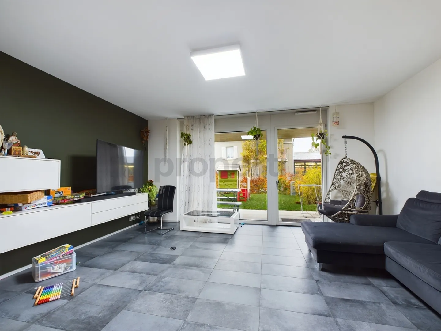 Appartement de jardin en duplex unique et familial de 4,5 pièces dans un emplacement ensoleillé à Dottikon - Photo 2 sur 8