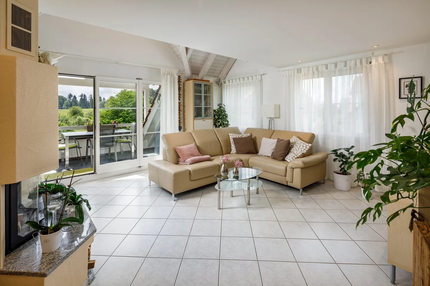 Luce, Spazio & Charme – Maisonette in soffitta a Russikon - Foto 3 di 11