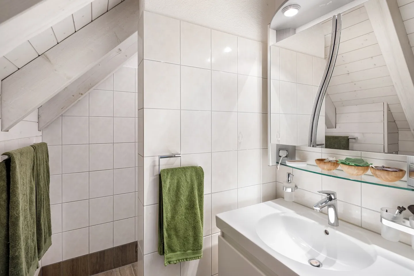 Luce, Spazio & Charme – Maisonette in soffitta a Russikon - Foto 7 di 11