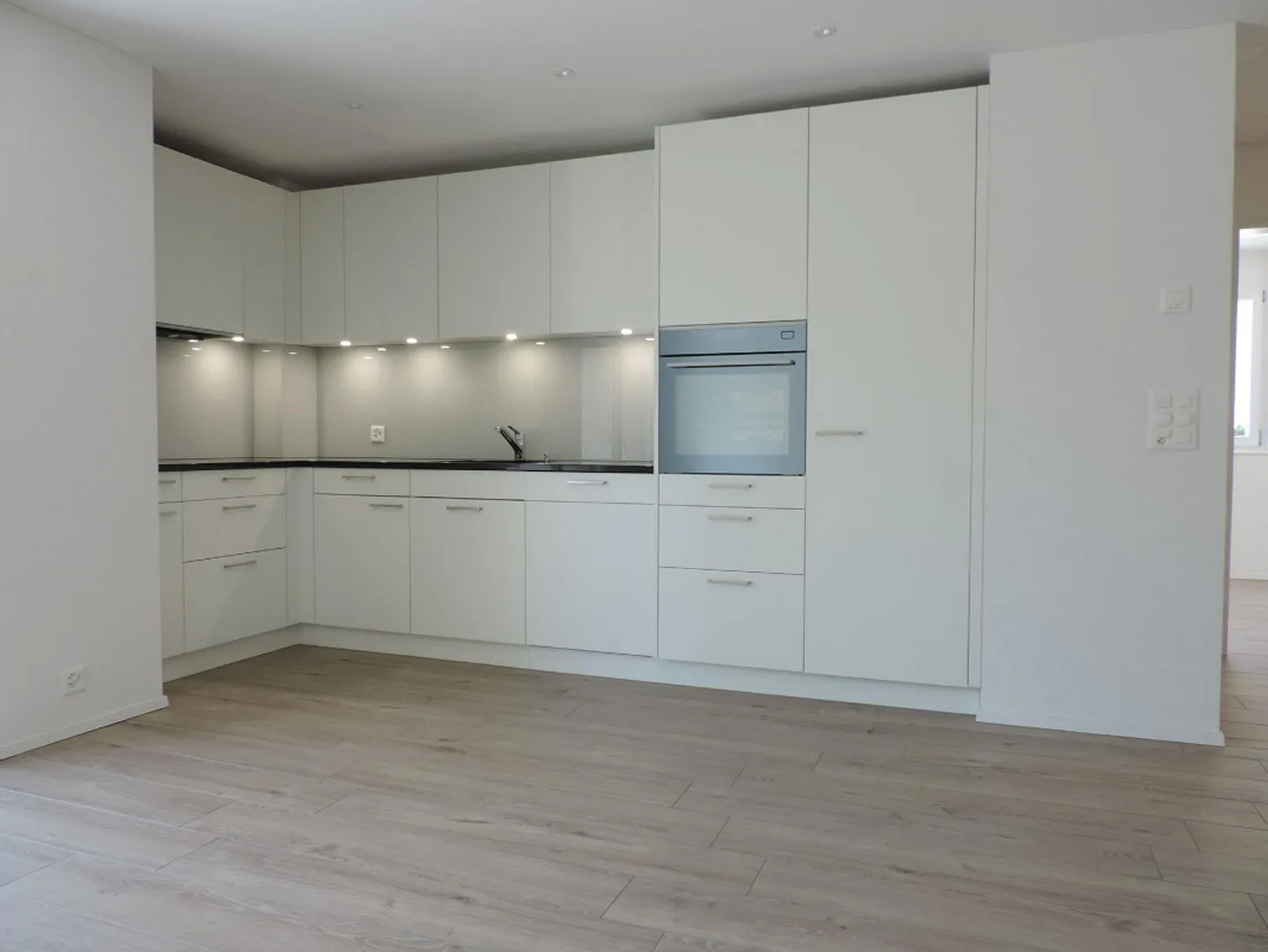 Neue Wohnung, neues Glück ! - Foto 3 von 10