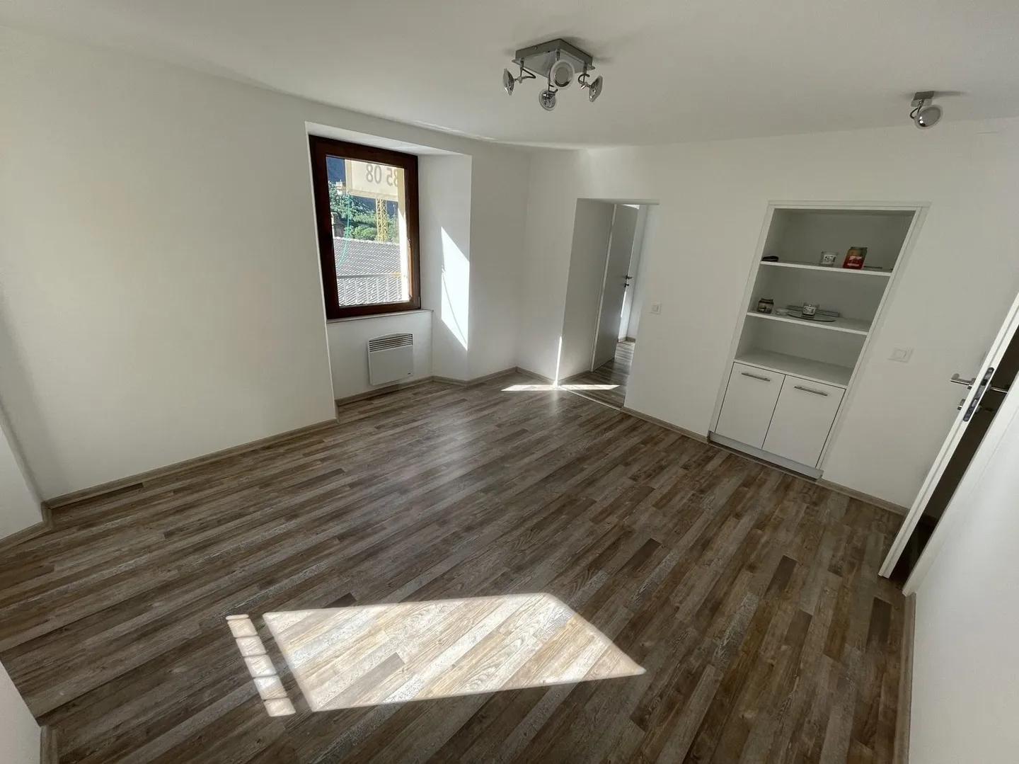 PROPRIETÀ COMPLETAMENTE RISTRUTTURATA A UN PREZZO MAI VISTO PRIMA - Foto 6 di 13