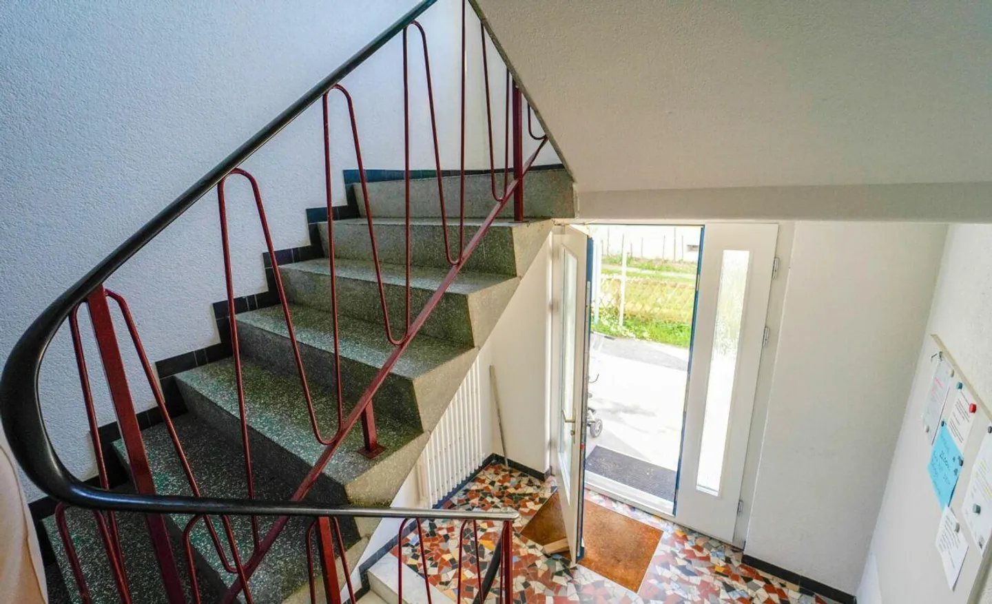 Multi-family house with 11 units in a central location - Photo 3 of 14
