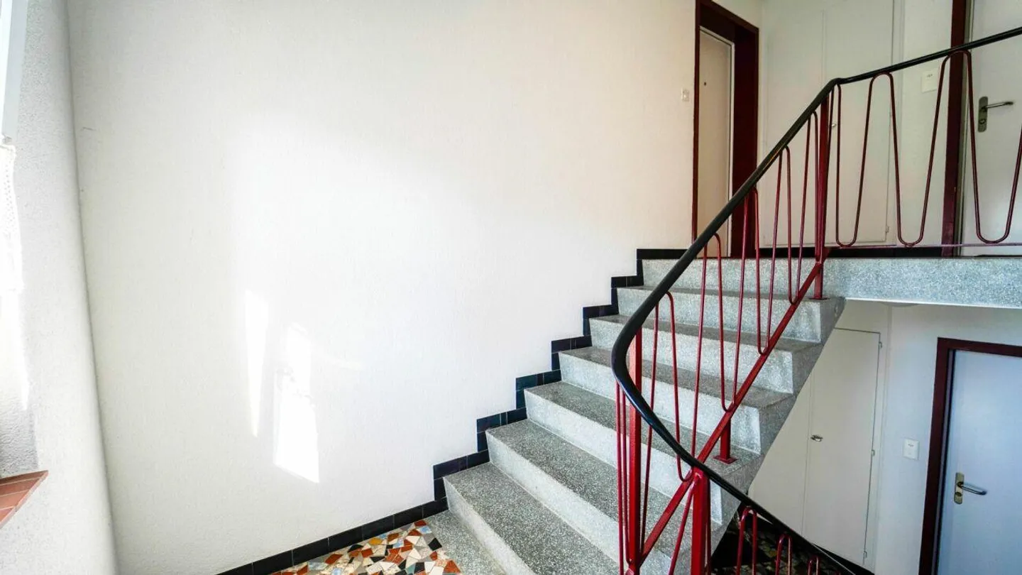 Multi-family house with 11 units in a central location - Photo 9 of 14