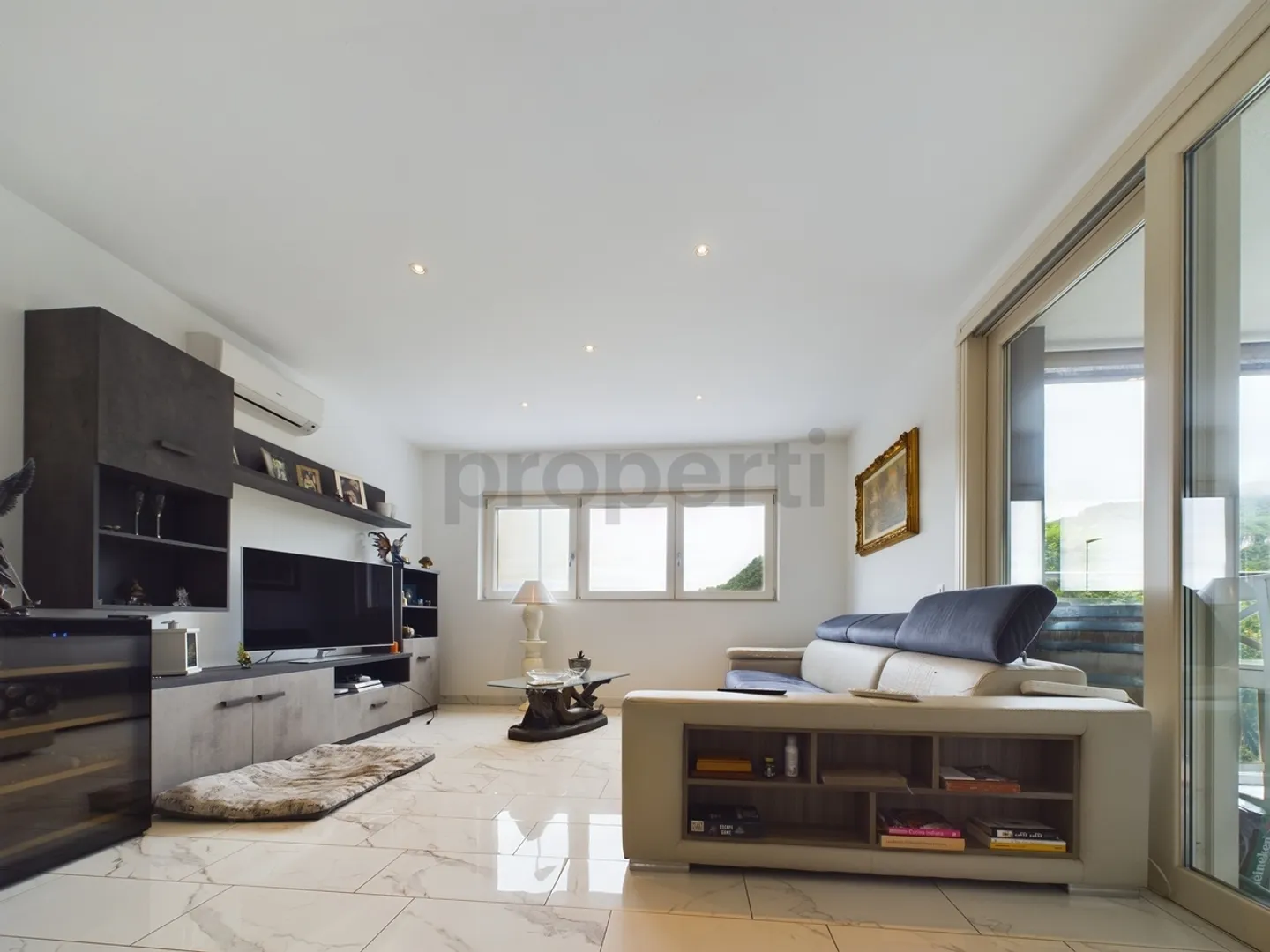Moderna villa indipendente di 4,5 locali a Mendrisio - Foto 1 di 9
