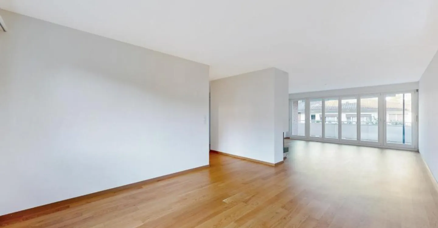 Charmante Wohnung mit Cheminée - Foto 3 von 7