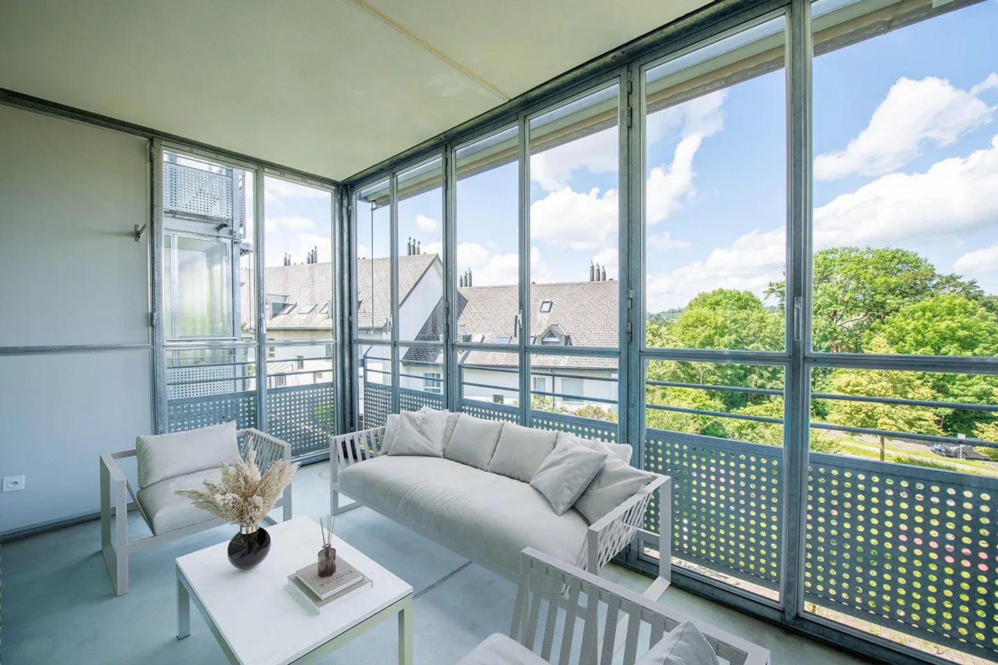 Spacieux, dans la verdure et avec sa propre buanderie & grand balcon ! - Photo 11 sur 13