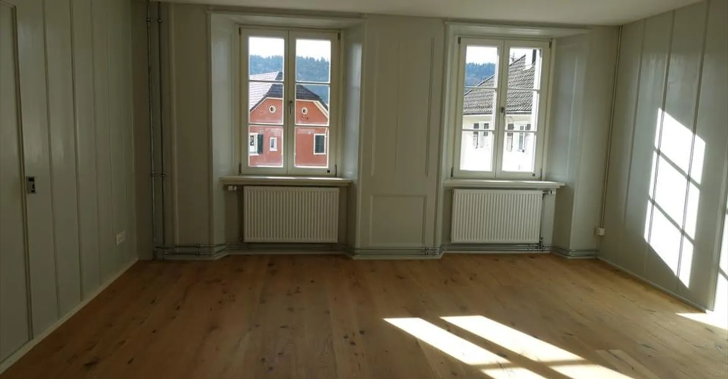 Tramelan - Fully renovated 3.5 room apartment (1st month free) - Photo 2 of 7