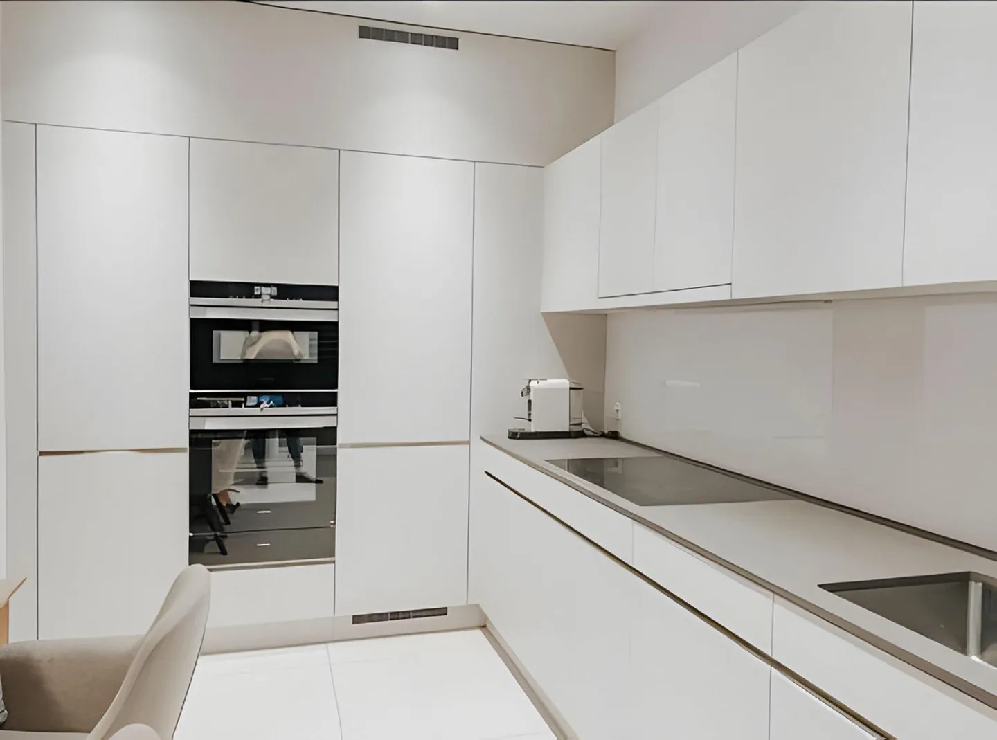 Appartement de rez-de-chaussée unique avec terrasse spacieuse - Photo 1 sur 11