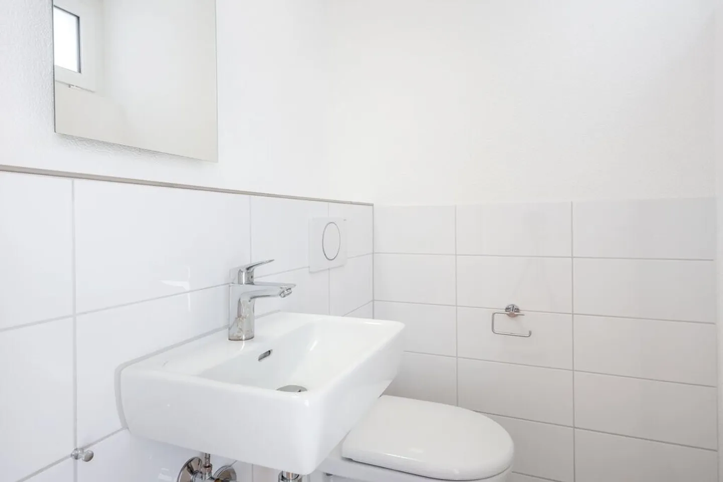 Living on two floors - Photo 4 of 6