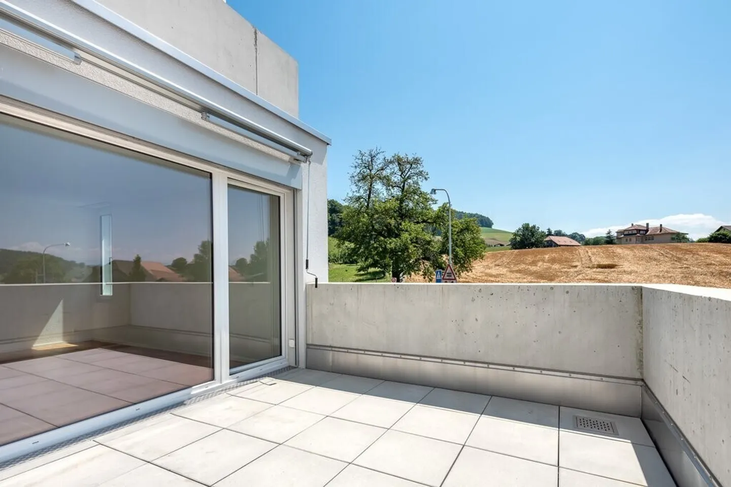 Living on two floors - Photo 6 of 6