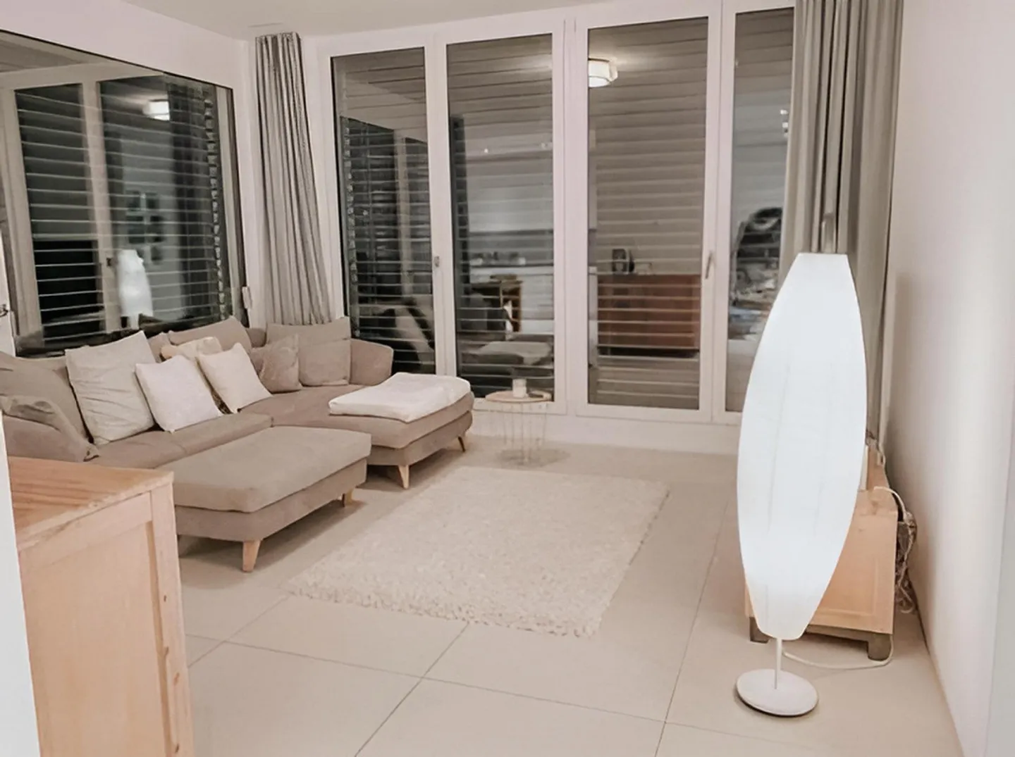 Appartement de rez-de-chaussée unique avec terrasse spacieuse - Photo 4 sur 11