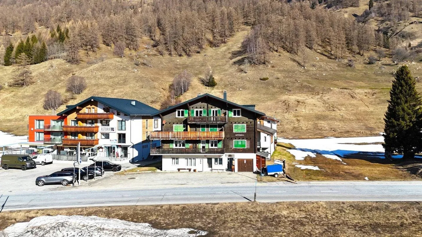 Rustic and spacious apartment in Goms - Photo 2 of 13