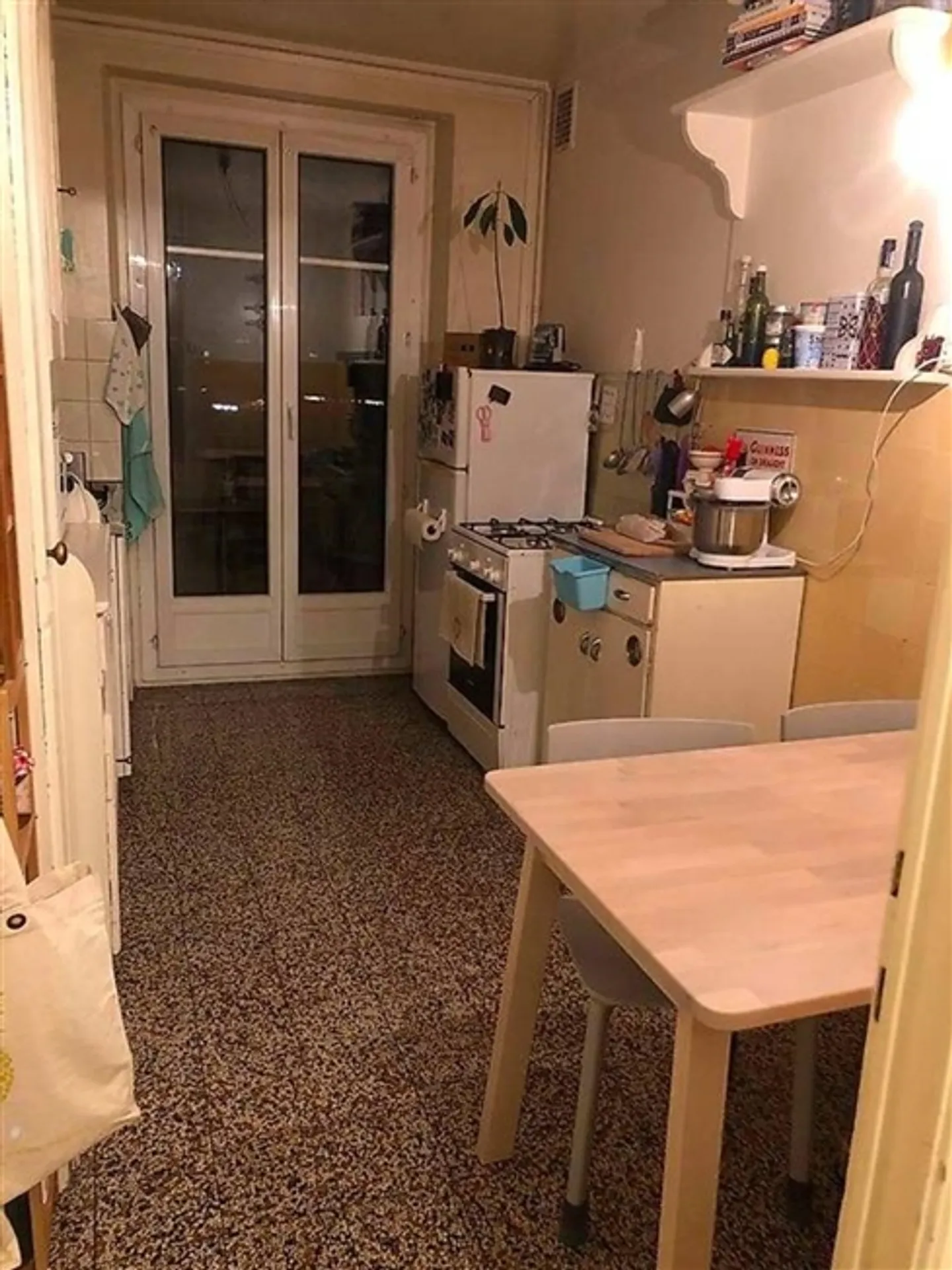 Apartment for rent - Photo 2 of 5