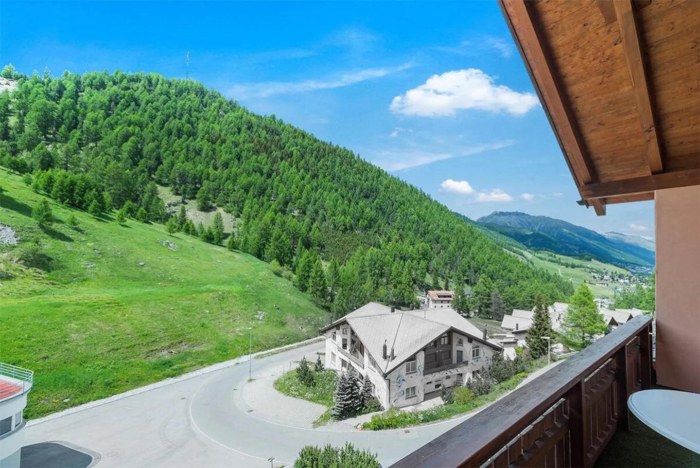 St. Moritz: well-kept holiday apartment with gallery - Photo 4 of 6