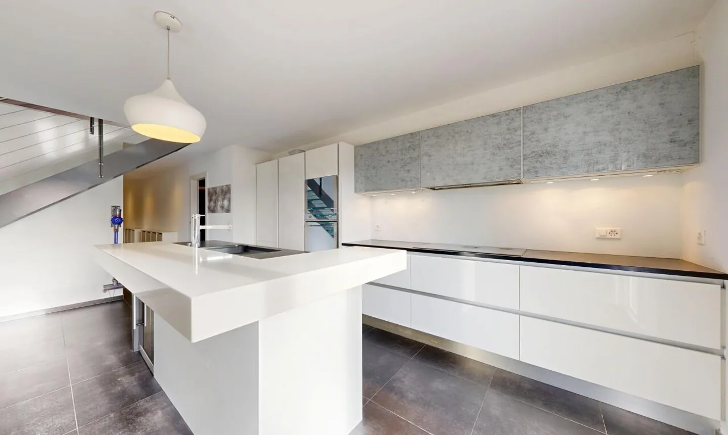 Wunderschöne Duplexwohnung im obersten Stock - Foto 4 von 13