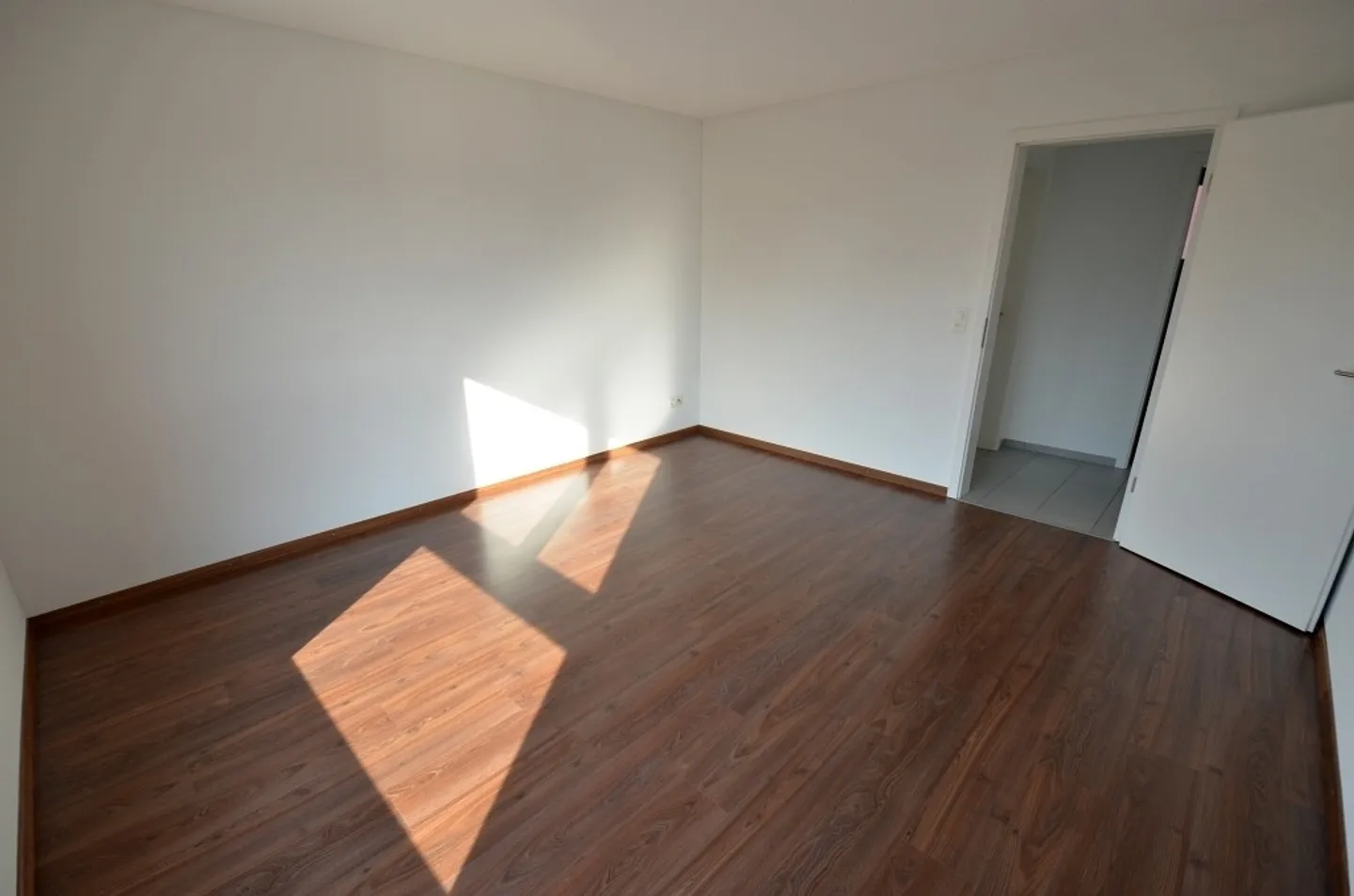 4.5 Room Minergie Apartment, own washing machine/dryer/comfort ventilation - Photo 5 of 11