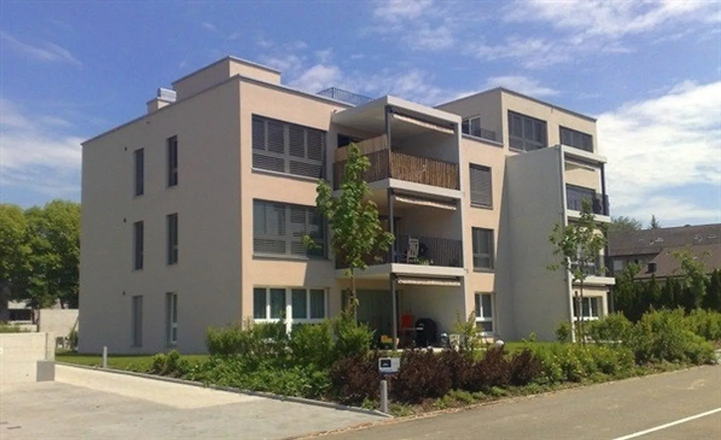 4.5 Room Minergie Apartment, own washing machine/dryer/comfort ventilation - Photo 1 of 11