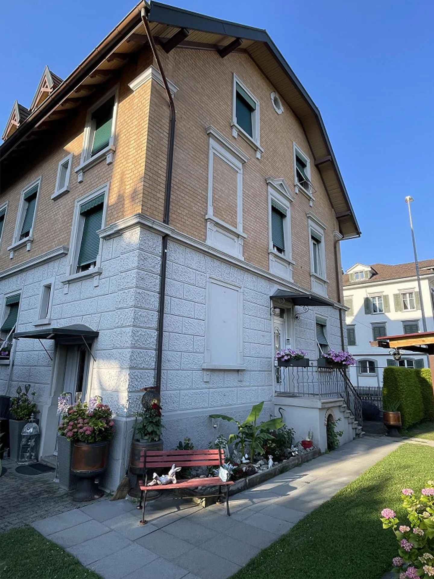 Appartement 4 pièces dans une maison de 3 familles - Photo 2 sur 13