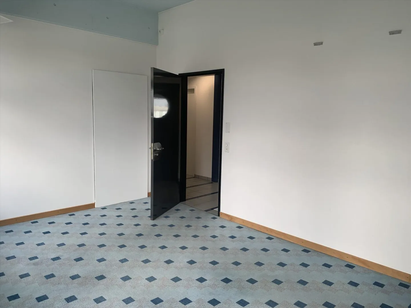 Votre nouveau bureau dans un emplacement stratégiquement bon, avec une excellente infrastructure - Photo 8 sur 8