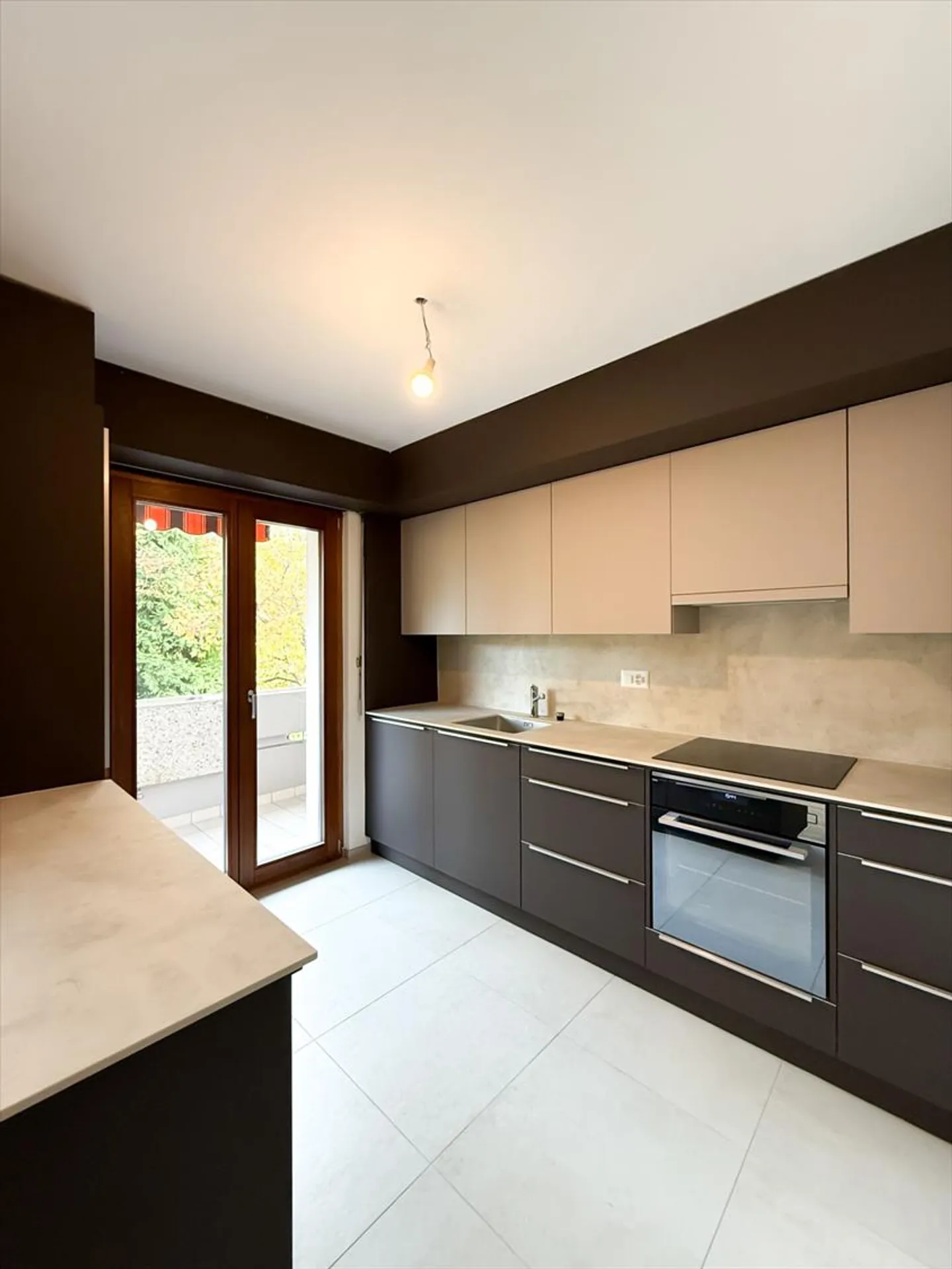 4.5 Room Apartment - Photo 1 of 12