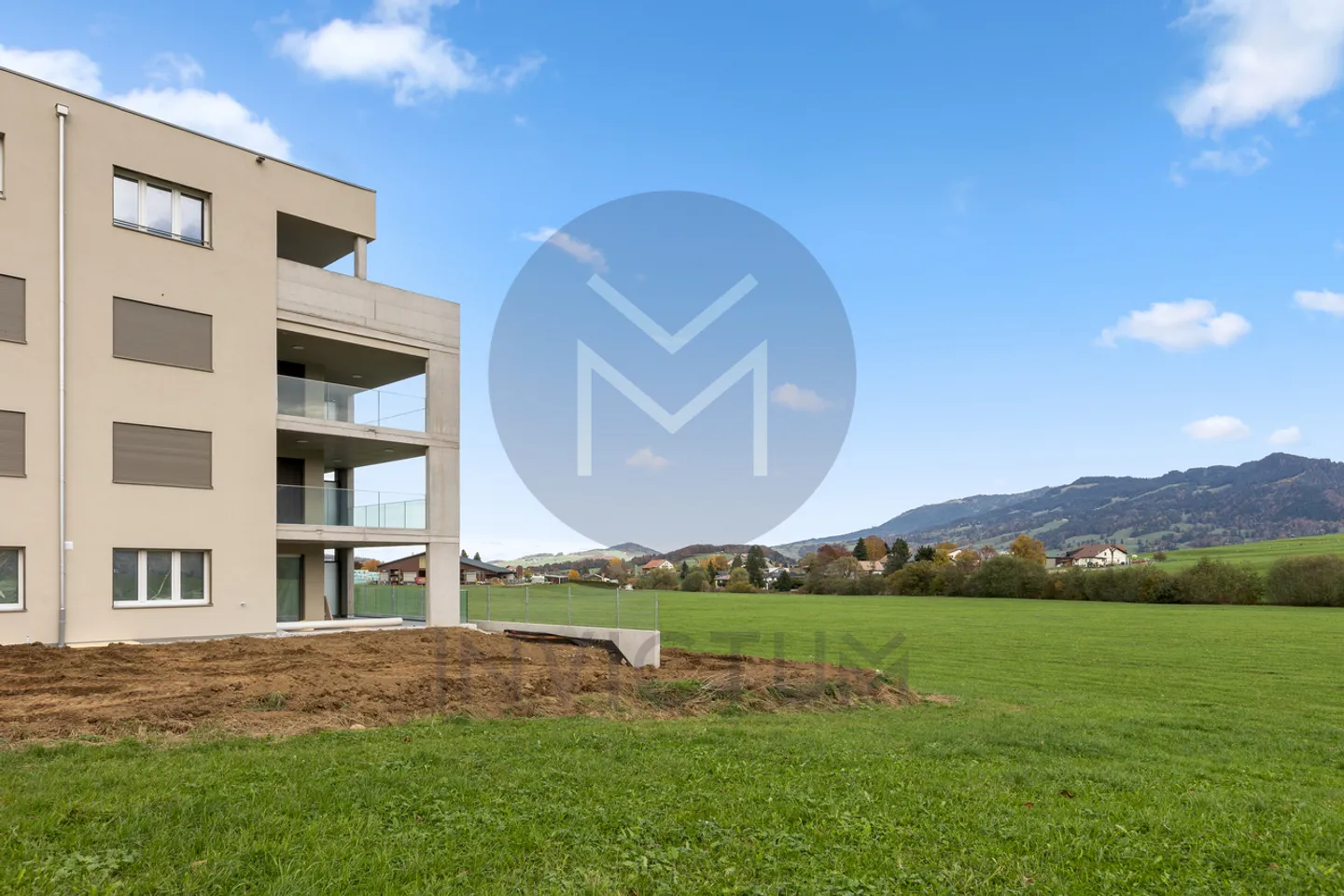 Exceptional penthouse in Riaz - 67 m² terrace & panoramic view - Photo 2 of 4