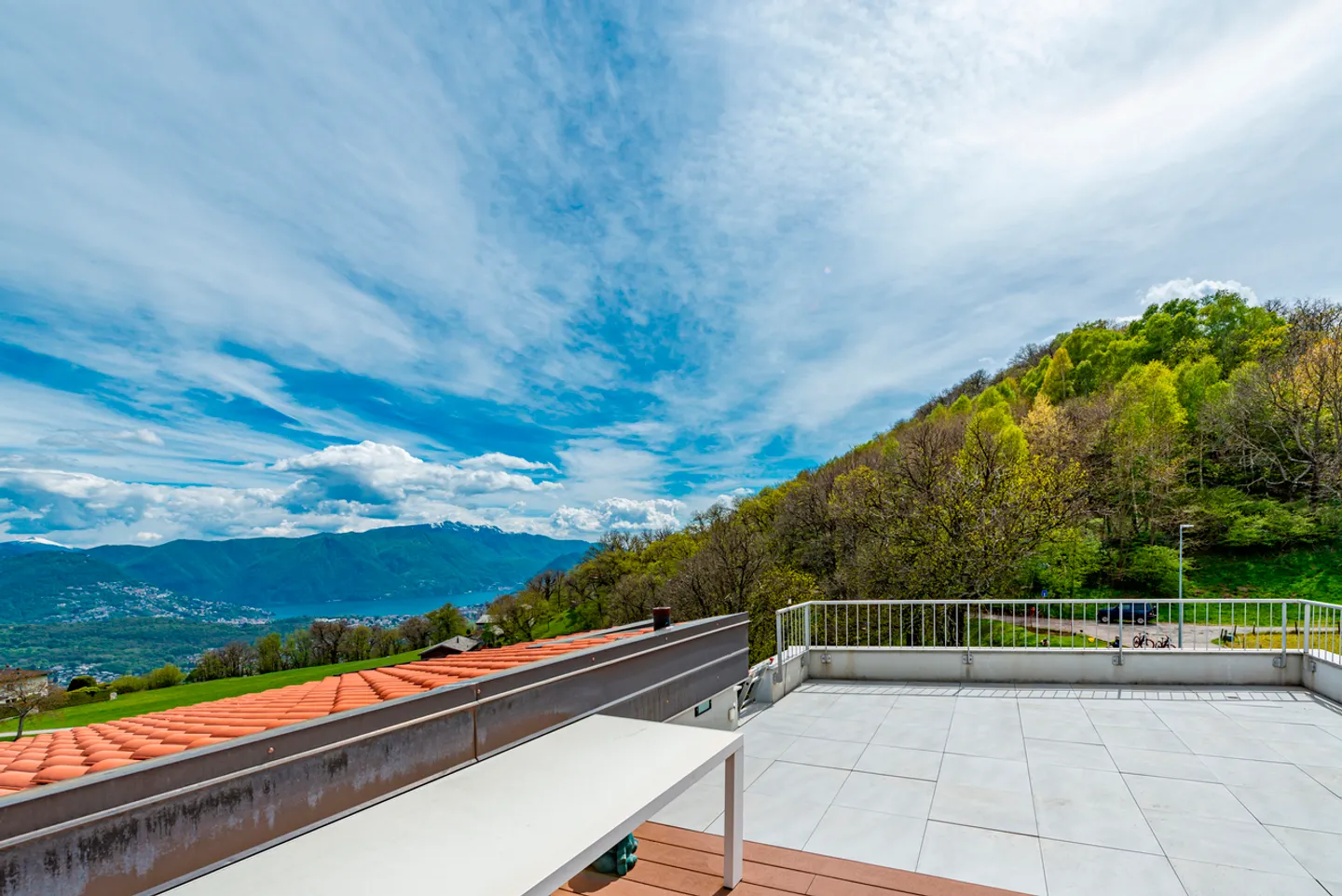 Moderno duplex con fantastica vista panoramica sul lago - Foto 13 di 17
