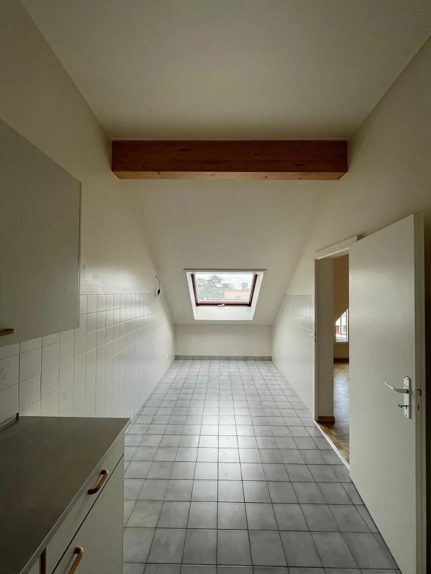 4-room apartment - Photo 3 of 12